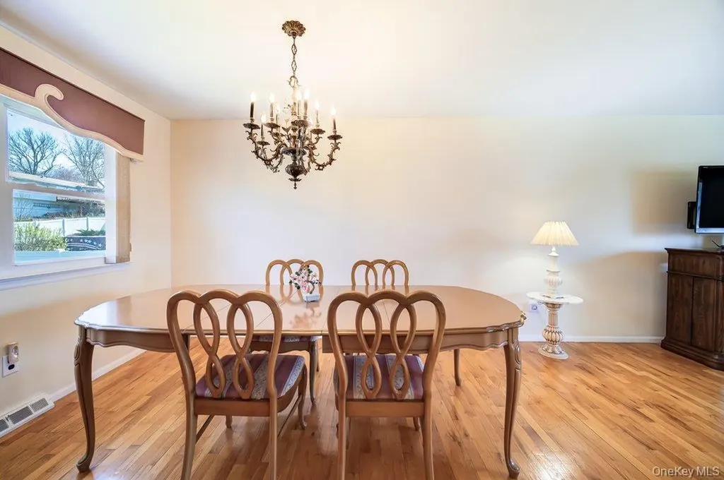17 Ross Lane Middletown NY 10941