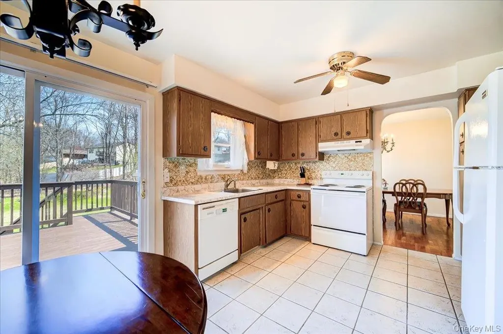 17 Ross Lane Middletown NY 10941