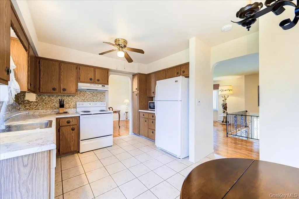 17 Ross Lane Middletown NY 10941