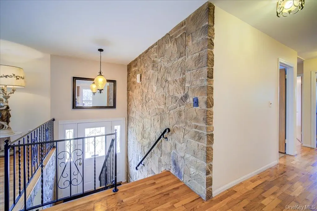 17 Ross Lane Middletown NY 10941
