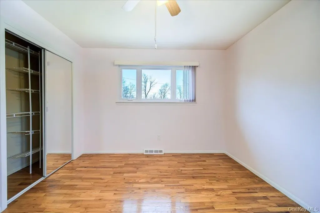 17 Ross Lane Middletown NY 10941
