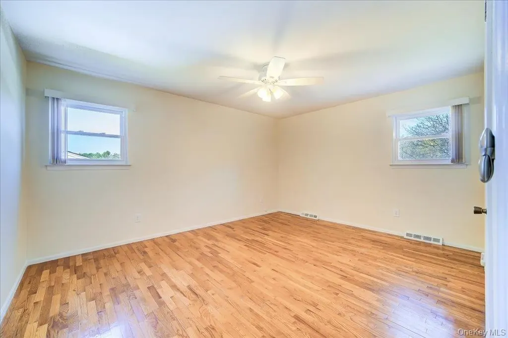 17 Ross Lane Middletown NY 10941