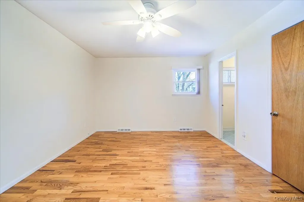 17 Ross Lane Middletown NY 10941