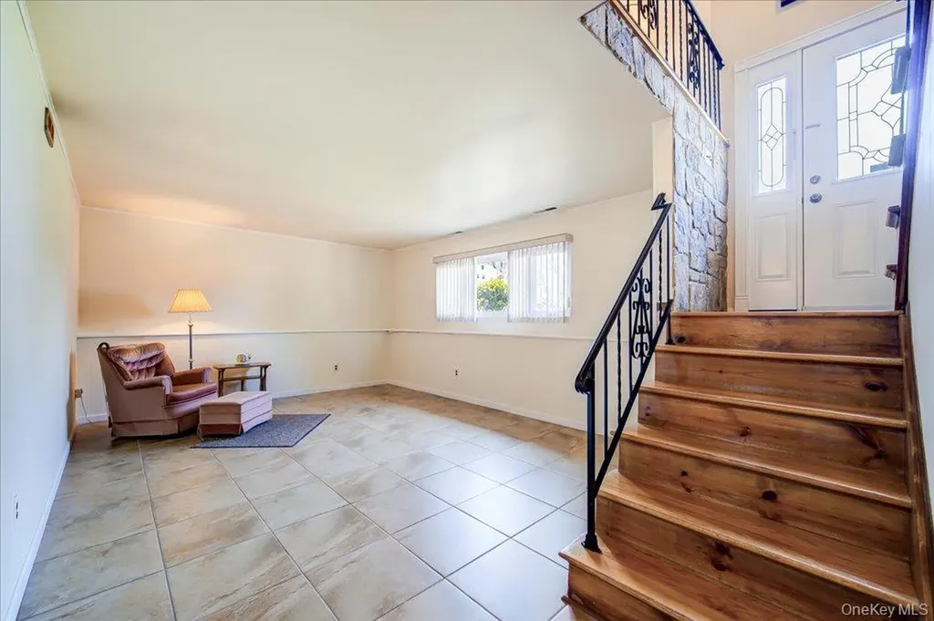 17 Ross Lane Middletown NY 10941