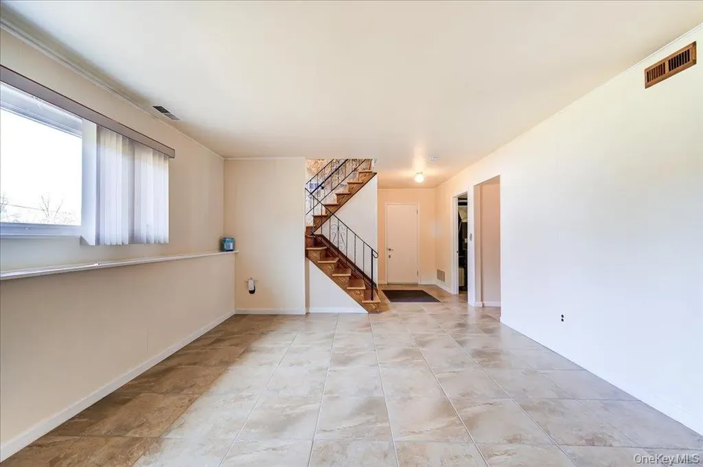 17 Ross Lane Middletown NY 10941