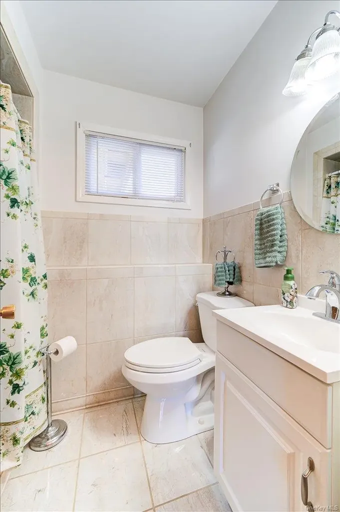 17 Ross Lane Middletown NY 10941