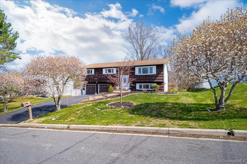 17 Ross Lane Middletown NY 10941