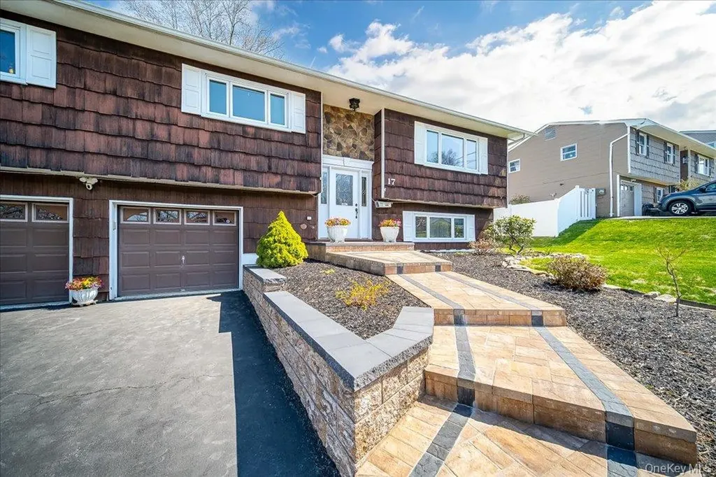 17 Ross Lane Middletown NY 10941