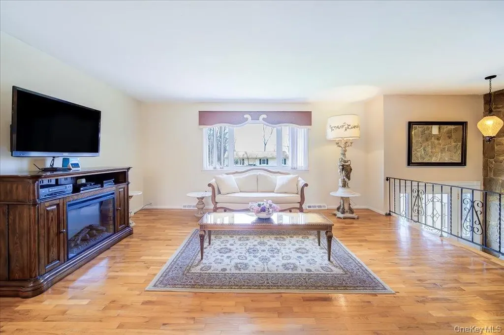 17 Ross Lane Middletown NY 10941