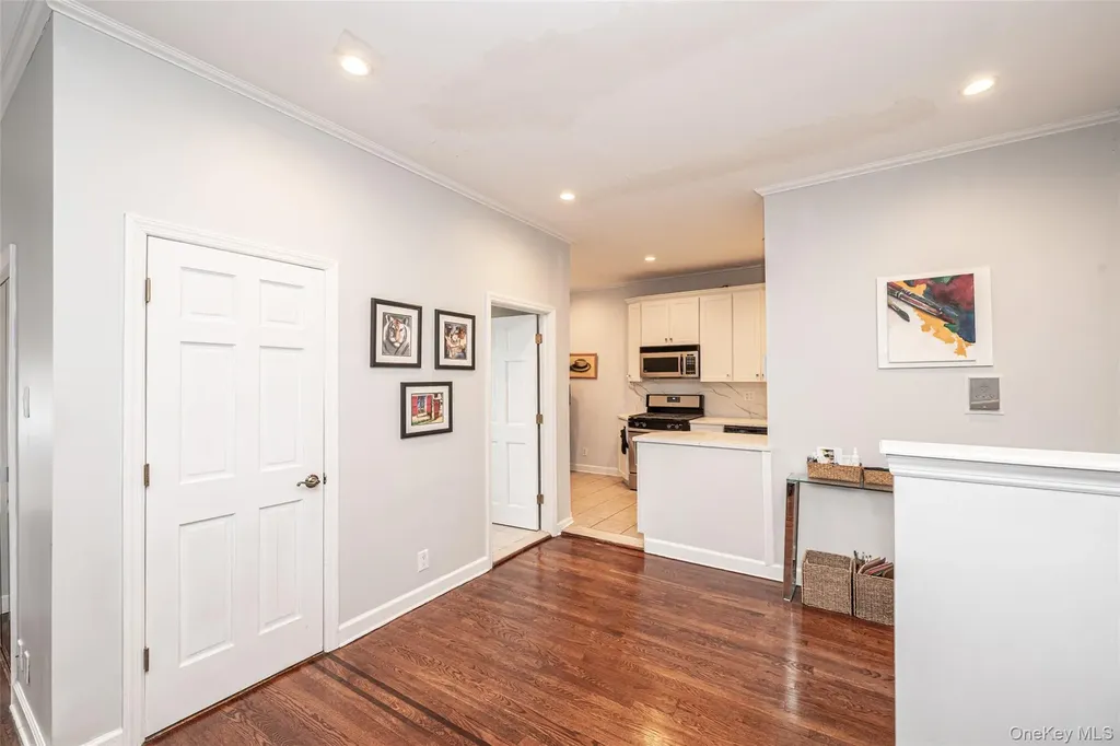 37 Brompton Road Great Neck NY 11021