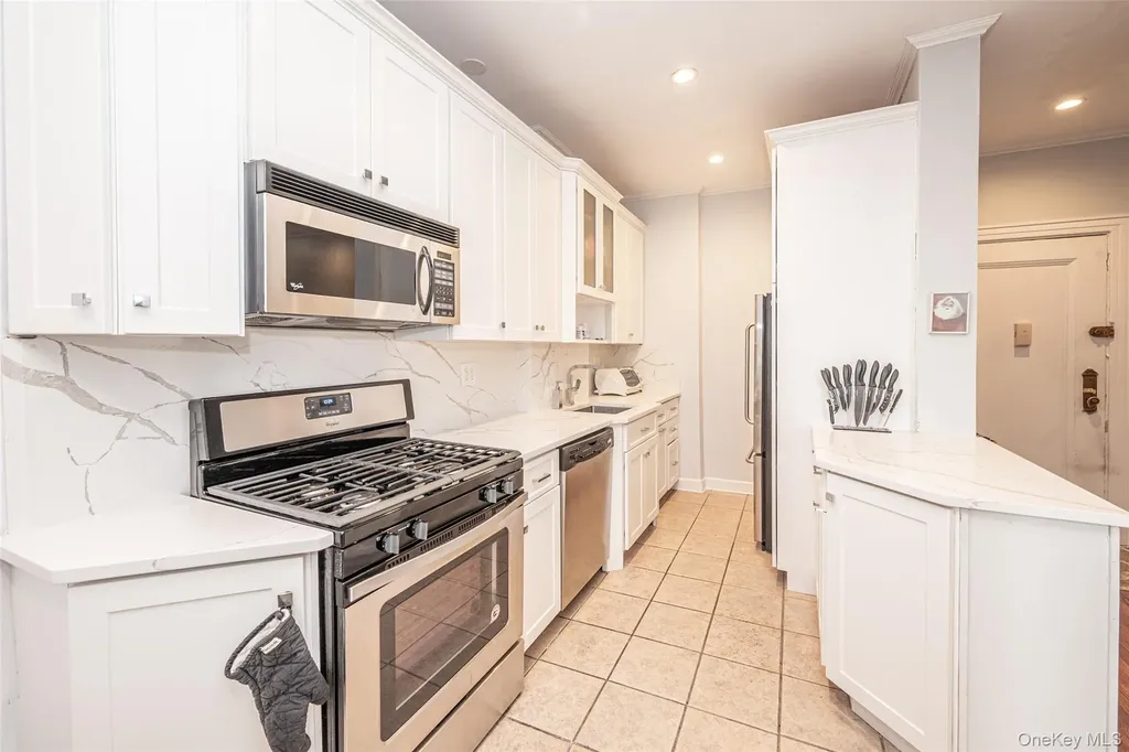 37 Brompton Road Great Neck NY 11021