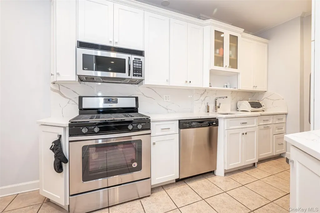 37 Brompton Road Great Neck NY 11021
