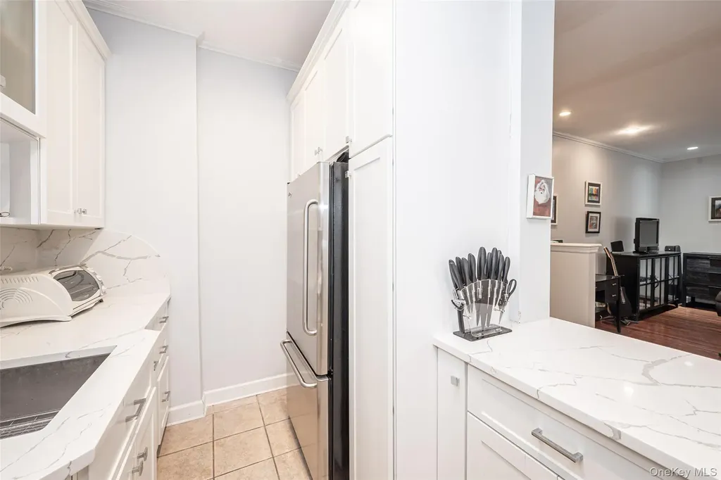 37 Brompton Road Great Neck NY 11021