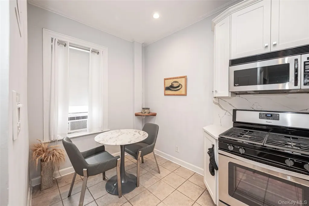 37 Brompton Road Great Neck NY 11021