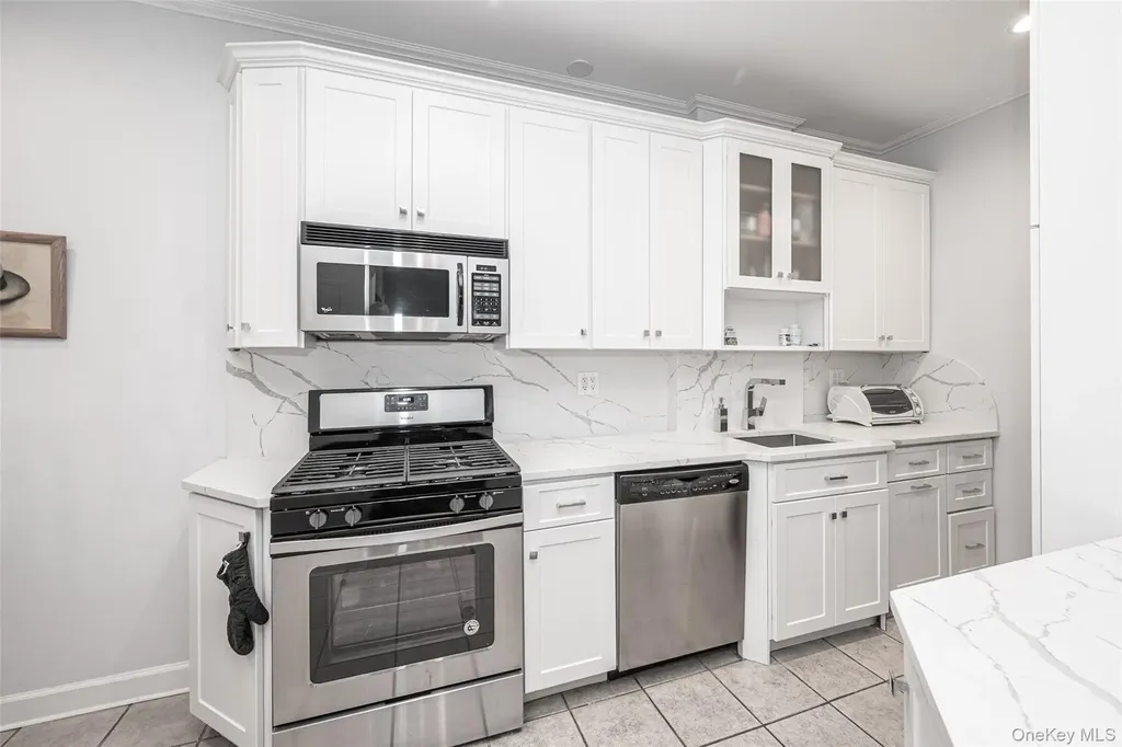 37 Brompton Road Great Neck NY 11021