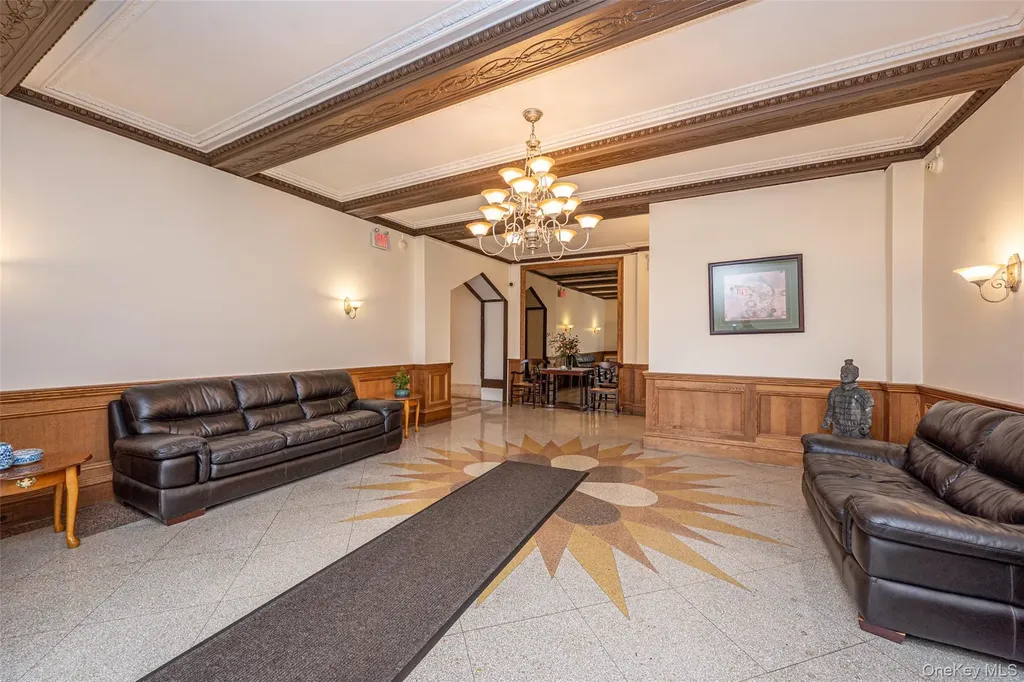 37 Brompton Road Great Neck NY 11021