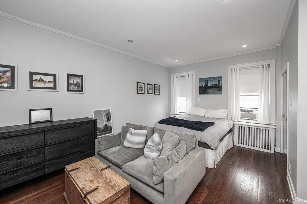 37 Brompton Road Great Neck NY 11021