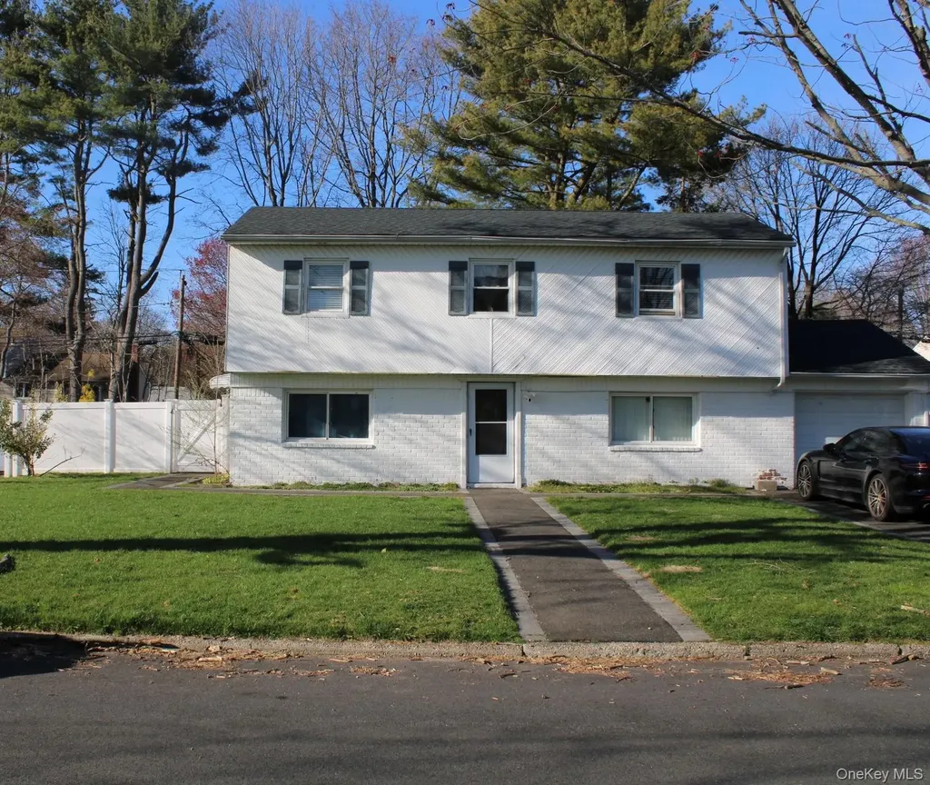 19 South Lane Huntington NY 11743