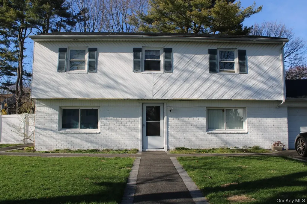 19 South Lane Huntington NY 11743