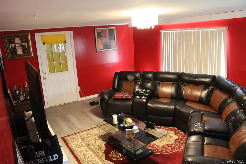 19 South Lane Huntington NY 11743