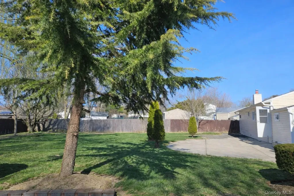 56 Applegate Drive Central Islip NY 11722