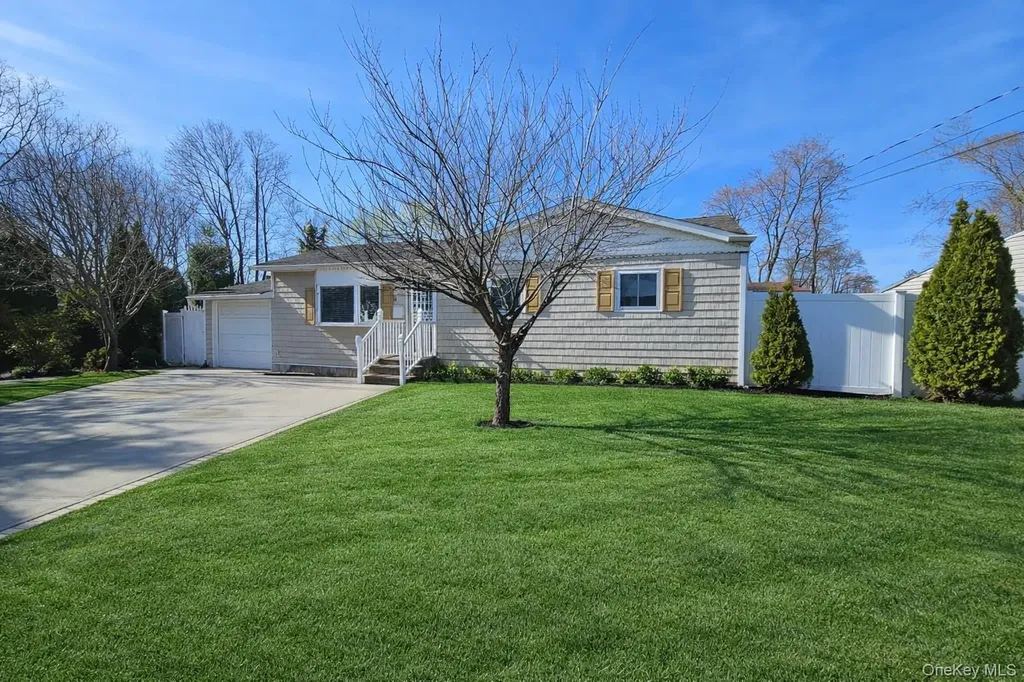 56 Applegate Drive Central Islip NY 11722