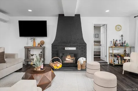 25 Whitewood Avenue New Rochelle NY 10805