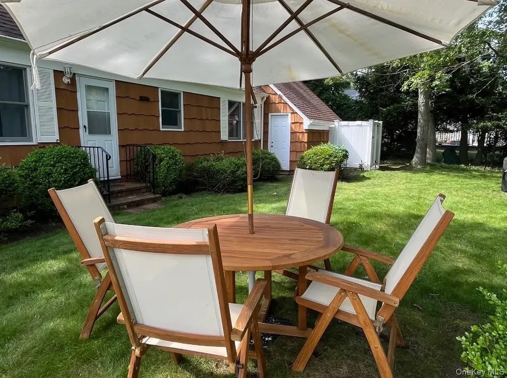 3 Foster Avenue Hampton Bays NY 11946