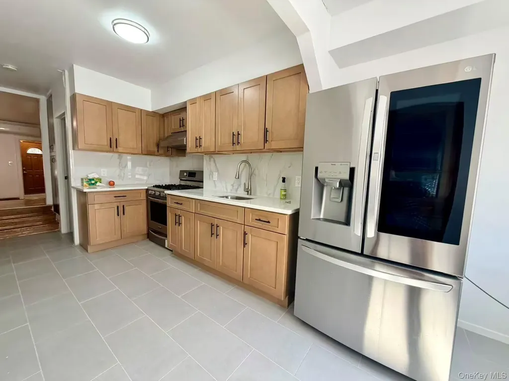 4716 189th Street Flushing NY 11358