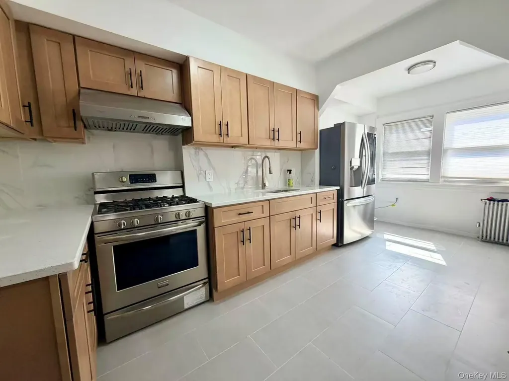 4716 189th Street Flushing NY 11358