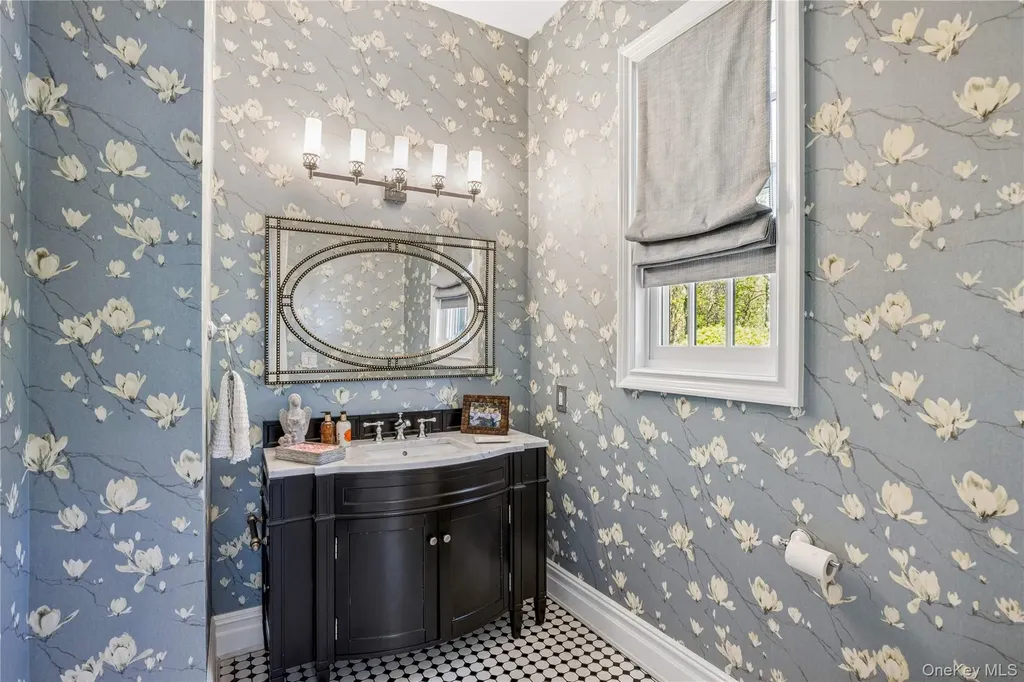 503 Cold Spring Road Laurel Hollow NY 11791
