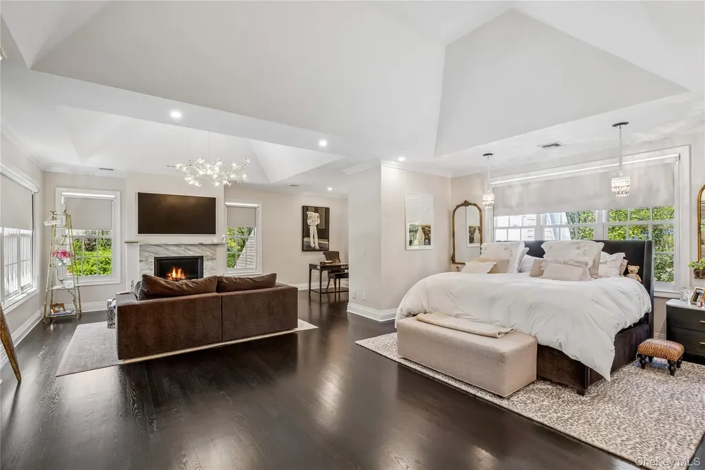 503 Cold Spring Road Laurel Hollow NY 11791