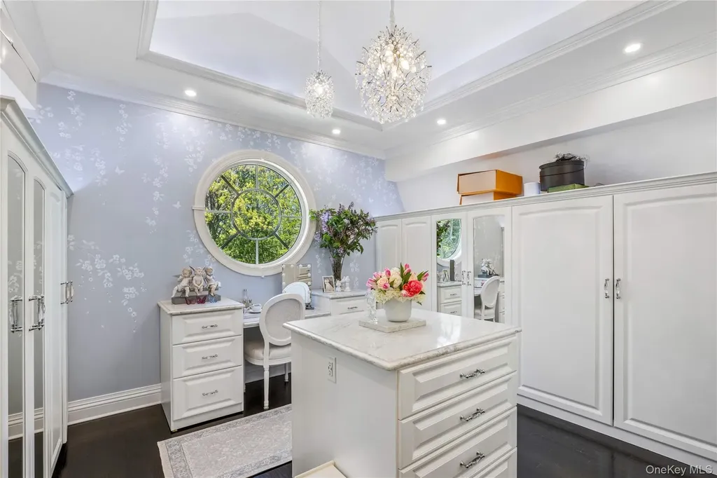 503 Cold Spring Road Laurel Hollow NY 11791