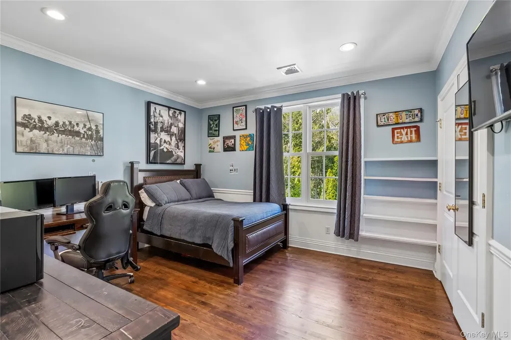 503 Cold Spring Road Laurel Hollow NY 11791