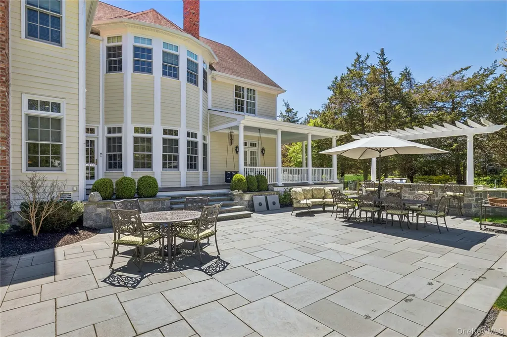 503 Cold Spring Road Laurel Hollow NY 11791