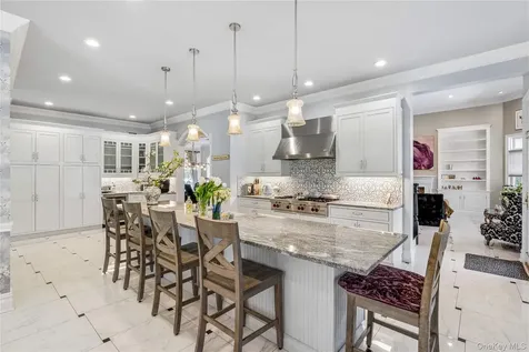 503 Cold Spring Road Laurel Hollow NY 11791