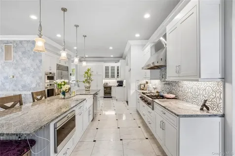 503 Cold Spring Road Laurel Hollow NY 11791