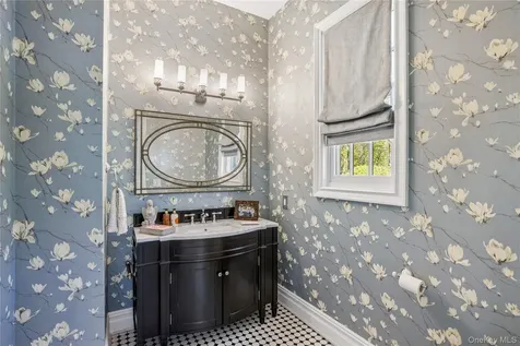 503 Cold Spring Road Laurel Hollow NY 11791