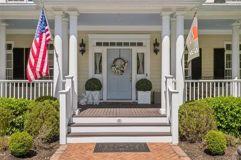 503 Cold Spring Road Laurel Hollow NY 11791