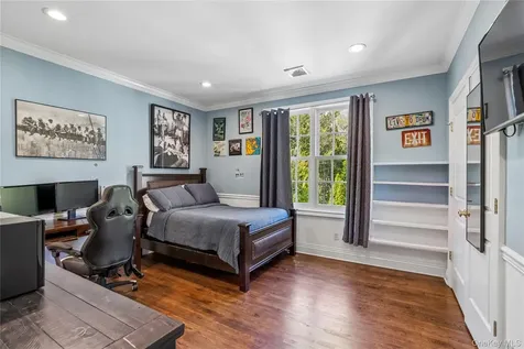 503 Cold Spring Road Laurel Hollow NY 11791