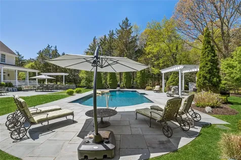 503 Cold Spring Road Laurel Hollow NY 11791
