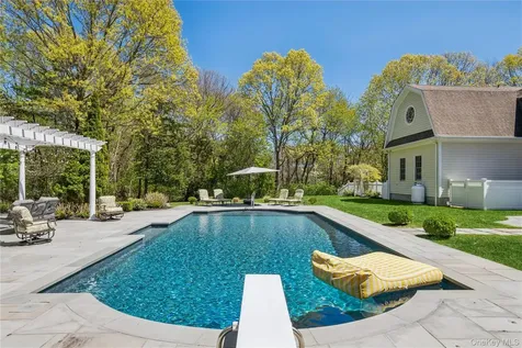 503 Cold Spring Road Laurel Hollow NY 11791