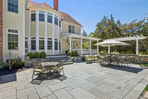 503 Cold Spring Road Laurel Hollow NY 11791