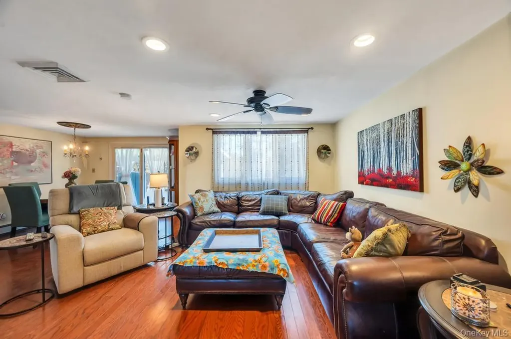 11 Biscayne Drive Selden NY 11784