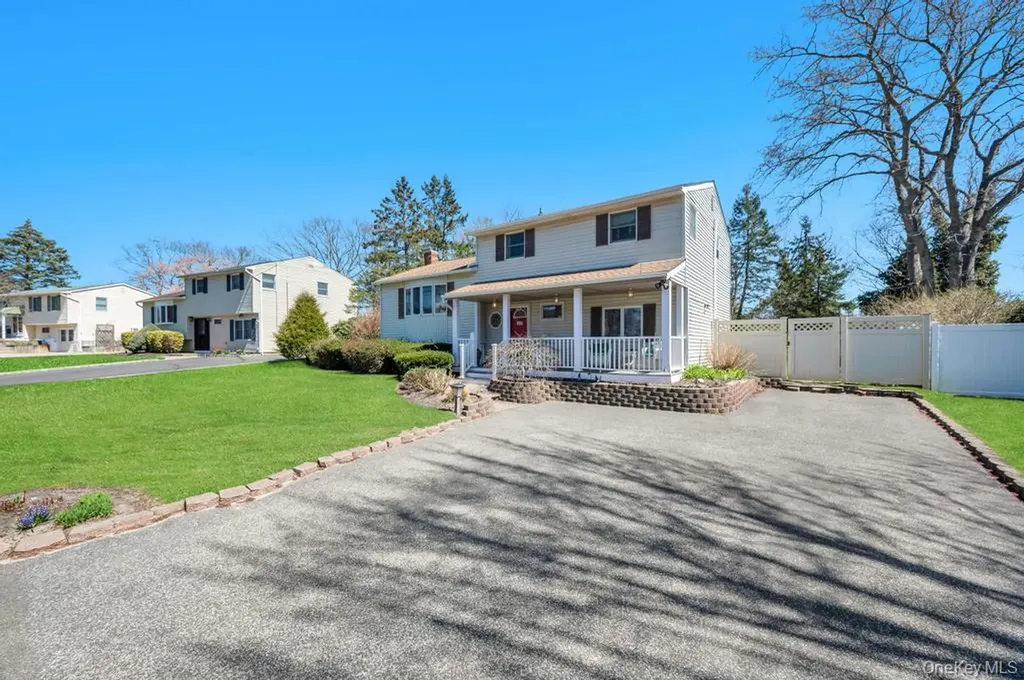 11 Biscayne Drive Selden NY 11784