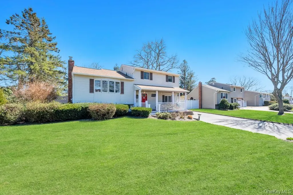 11 Biscayne Drive Selden NY 11784