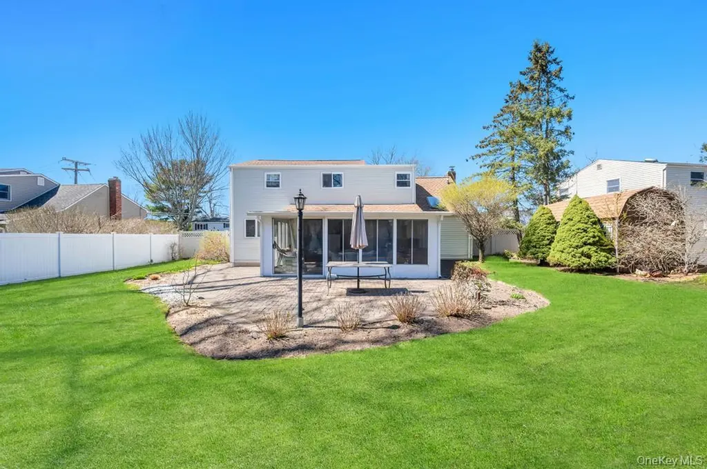 11 Biscayne Drive Selden NY 11784