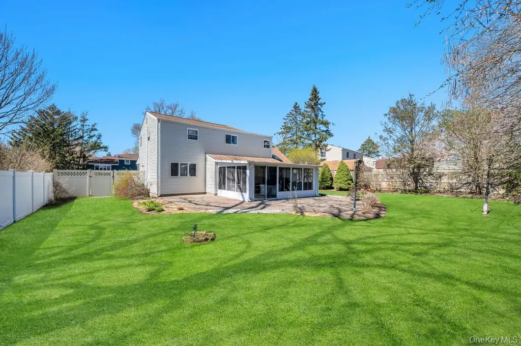 11 Biscayne Drive Selden NY 11784