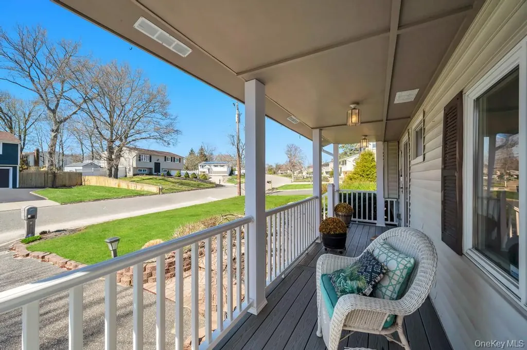 11 Biscayne Drive Selden NY 11784