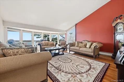 648 Nassau Avenue Freeport NY 11520